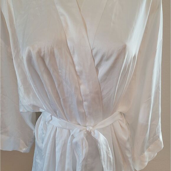 VICTORIA'S SECRET Bride Robe  - Picture 3 of 8